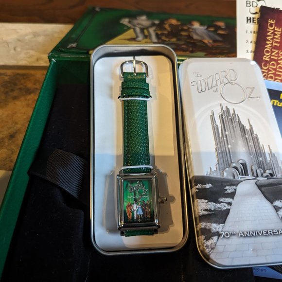 The Wizard of Oz 70th Anniversary Ultimate Collectors Edition # 112,907 Blu-Ray - Picture 7 of 10